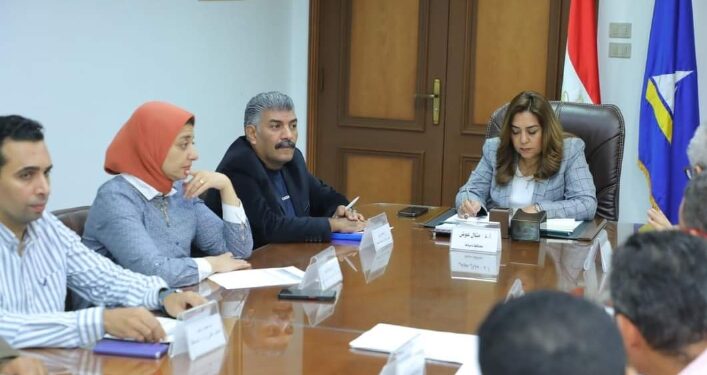 محافظ دمياط تتابع مستجدات الموقف التنفيذي لشركة المقاولون العرب بمدينتي دمياط ورأس البر