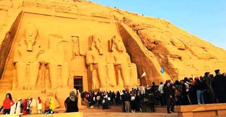 محافظ أسوان .تضامنا مع أحداث غزة