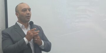 ورشة عمل بعنوان : “مهارات الترجمة الصحفية من العبرية إلى العربية ” بآداب عين شمس