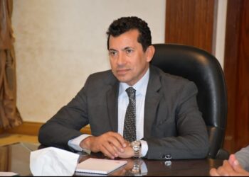 “بحضور الأستاذ الدكتور أشرف صبحي YLY يعلن إنطلاق  Learn6”