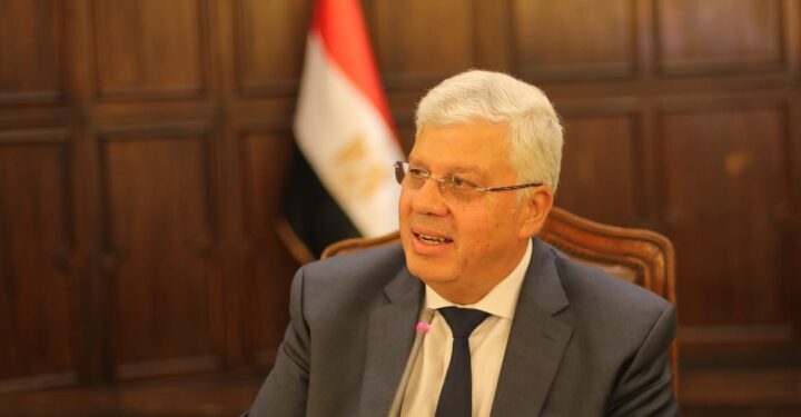 التعليم العالي تواصل ملاحقة الكيانات الوهمية وتغلق كيانًا وهميًا بالإسكندرية