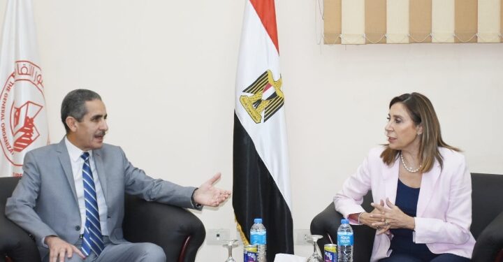 وزيرة الثقافة تلتقي محافظ الغربية لبحث تكثيف الفعاليات الفكرية والفنية بالمحافظة ويتفقدان عددًا من المواقع الثقافية