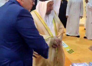 القاسمي يتفقد جناحي هيئة الكتاب ودار الكتب بمعرض الشارقة الدولي للكتاب ويشيد بالمشاركة المصرية