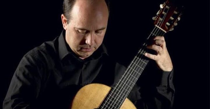 الجيتار الاسبانى يعزف باوبرا القاهرة والاسكندرية