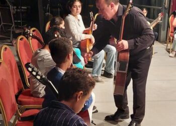 مواهب الجيتار باوبرا الاسكندية تلتقى بالاسبانى ميجيل تاراباجا فى ورشة عمل فنية