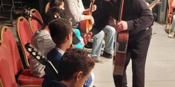 مواهب الجيتار باوبرا الاسكندية تلتقى بالاسبانى ميجيل تاراباجا فى ورشة عمل فنية