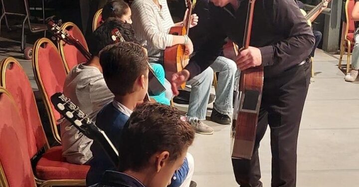 مواهب الجيتار باوبرا الاسكندية تلتقى بالاسبانى ميجيل تاراباجا فى ورشة عمل فنية