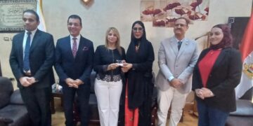 عميدة آداب عين شمس تستقبل نائبة ملحق سفارة الإمارات لشئون التعليم وعلوم التكنولوجيا