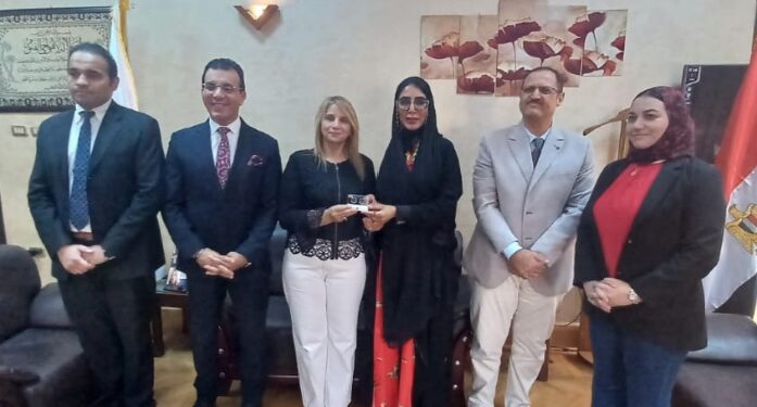 عميدة آداب عين شمس تستقبل نائبة ملحق سفارة الإمارات لشئون التعليم وعلوم التكنولوجيا