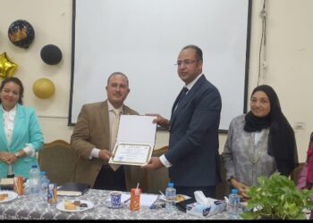 حقوق الإنسان والمجتمع” ندوة لمركز بحوث الشرق الأوسط بكلية التربية