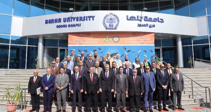 وزير التعليم العالي يستعرض تقريرًا حول اجتماع المجلس الأعلى لشئون التعليم والطلاب