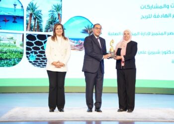 مركز مصر المتميز لإدارة المخلفات الصلبة بهندسة عين شمس يفوز بالمركز الأول بالمبادرة الوطنية للمشروعات الخضراء الذكية