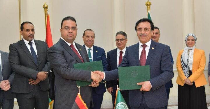 المنظمة العربية للتنمية الإدارية توقع مذكرة تفاهم مع وزارة الخدمة المدنية الليبية