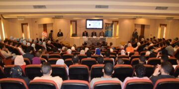 رئيس البورصة المصرية يستعرض دور البورصة في المنظومة الاقتصادية ويوضح مزايا القيد والاستثمار بها