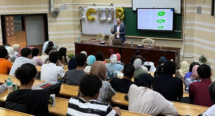 كلية الصيدلة جامعة عين شمس تستضيف ندوة للتعريف بأنشطة مركز الإبتكار وريادة الأعمال بالجامعة ASU-iHub