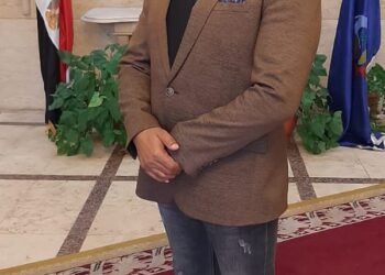 محمود درويش يشارك فى تحكيم البطولة العربية لكمال الاجسام