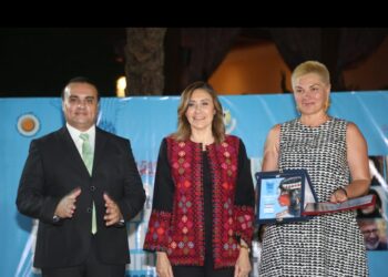 وزيرة الثقافة تشهد ختام الدورة السادسة عشرة لملتقى الأقصر الدُولي لفن التصوير