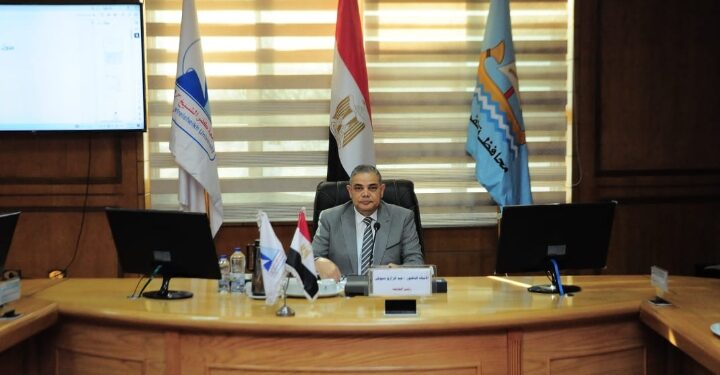 مجلس عمداء جامعة كفر الشيخ يستعرض اتنظام العملية التعليمية داخل الجامعة واتخاذ الإجراءات اللازمة لفصل الشتاء