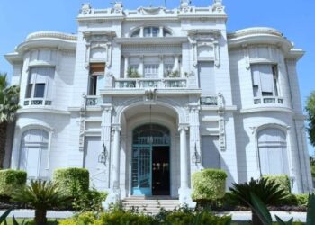 جامعة عين شمس تدشن جائزة للرواد تقديرا لدور علمائها في العام 2023م