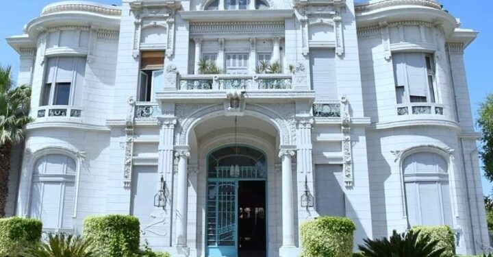 جامعة عين شمس تدشن جائزة للرواد تقديرا لدور علمائها في العام 2023م