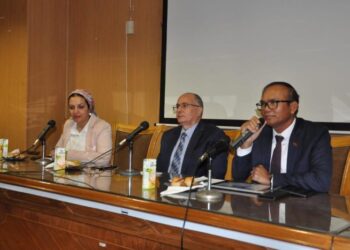 عميد ألسن عين شمس تستقبل سفير كمبوديا لبحث سبل التعاون