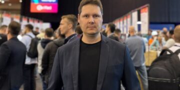 اندرايف تطلق قطاع المشاريع الجديدة بتعيين أندريس سيمت لاستثمار 100 مليون دولار في الشركات الناشئة