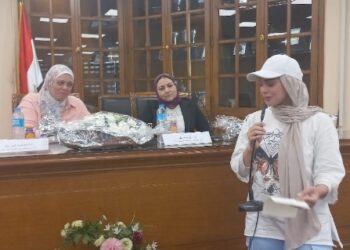 مزايا التبرع بالدم وفوائده محاضرة توعوية بآداب عين شمس