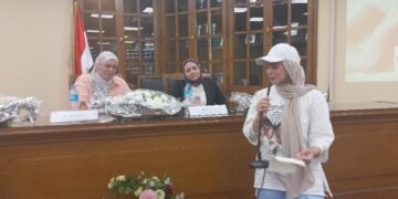 مزايا التبرع بالدم وفوائده محاضرة توعوية بآداب عين شمس