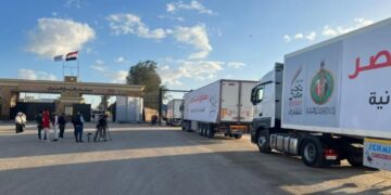 بتوجيهات شيخ الأزهر .. 40 شاحنة لبيت الزكاة تعبر ميناء رفح دعمًا لأهلنا في غزة