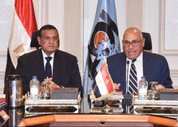 رئيس الهيئة العربية للتصنيع ووزير التنمية المحلية يتابعان الموقف التنفيذي لمشروعات البنية التحتية لمنظومة المخلفات بالمحافظات