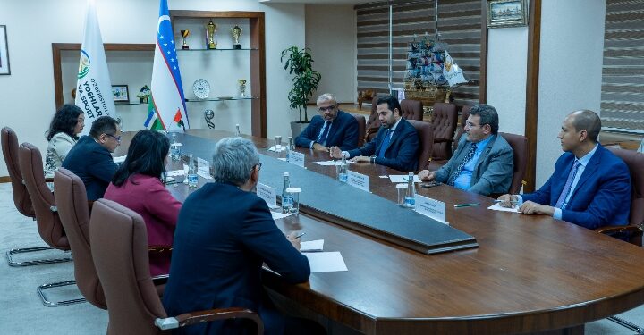 الأمين العام لمجلس حكماء المسلمين يلتقي وزير الشَّباب والرياضة بأوزبكستان