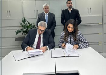 د. أيمن عاشور يؤكد على أهمية تأهيل خريجي كلية التجارة بالجامعات المصرية لسوق العمل الدولي