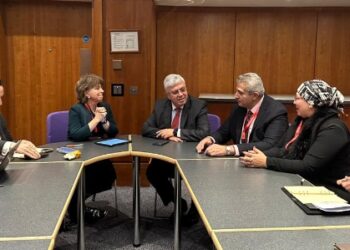 وزير التعليم العالي يلتقي بممثل الحكومة الإسكتلندية لشئون التعليم والشراكات الدولية