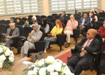 مكتب المنح والجوائز بجامعة عين شمس ينظم ندوة تعريفية بكلية الآداب