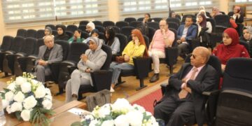 مكتب المنح والجوائز بجامعة عين شمس ينظم ندوة تعريفية بكلية الآداب