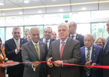 وزير التعليم العالي يفتتح عددًا من المشروعات الجديدة بجامعة بورسعيد بتكلفة مليار ونصف المليار جنيه
