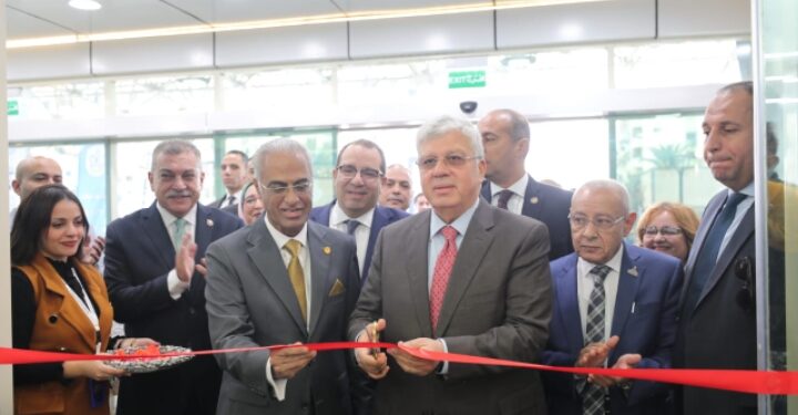 وزير التعليم العالي يفتتح عددًا من المشروعات الجديدة بجامعة بورسعيد بتكلفة مليار ونصف المليار جنيه