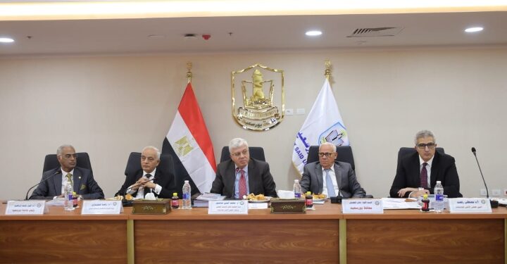 وزير التعليم العالي يرأس اجتماع المجلس الأعلى للجامعات بجامعة بورسعيد