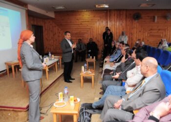 جامعة كفر الشيخ تعقد ورشة عمل توعوية بعنوان ” التحول الي برامج رقمية من خلال منصات التعلم الالكتروني”