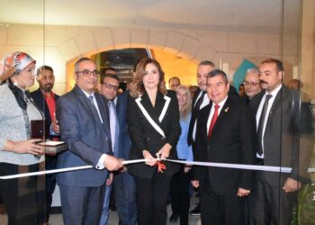 وزيرة الثقافة تفتتح معرِض الفن التشكيلي “مصر قد الدنيا” بقصر الفنون بدار الأوبرا المصرية