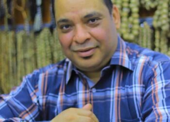 يحيى السماك  ( الأحجار أسرار )