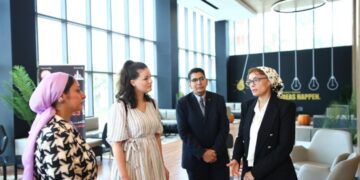 زيارة مسئول برنامج التبادل الأكاديمي ايراسموس بلس  بجامعة “دوناريا دي چوس” جالاتي ” رومانيا ” لمركز التدريب والتطوير جامعة عين شمس