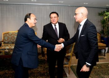 رئيس جامعة عين شمس يستقبل الوزير مفوض التعليمي مدير المكتب التعليمي والعلمي والتكنولوجي بالسفارة الصينية