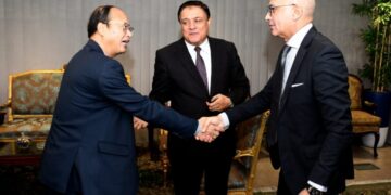 رئيس جامعة عين شمس يستقبل الوزير مفوض التعليمي مدير المكتب التعليمي والعلمي والتكنولوجي بالسفارة الصينية