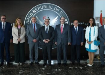 الرقابة المالية تكرم جمال نجم على جهده وعمله الدؤوب الذي تميز به خلال فترة عضويته بمجلس إدارة الهيئة