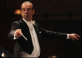 اعظم السيمفونيات تتواصل بالاوبرا  السيمفونى بقيادة عباسى على المسرح الكبير