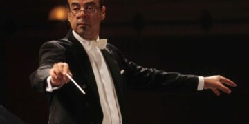 اعظم السيمفونيات تتواصل بالاوبرا  السيمفونى بقيادة عباسى على المسرح الكبير