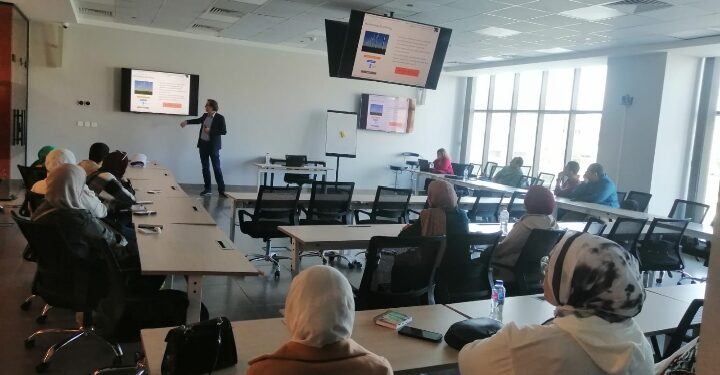 تعاون مع جامعة برلين التقنية ومحاضرة عن سلاسل الطاقة والمياه بجامعة عين شمس