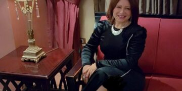 إطلالة رائعة للإعلامية سماح السيد في مهرجان(أخر موضة)