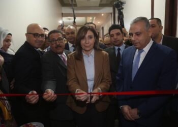 وزيرة الثقافة ومحافظ سوهاج يفتتحان معرِض الكتاب الأول بمحافظة سوهاج